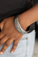 Load image into Gallery viewer, Garden Villa - Silver Bracelet