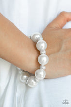 Load image into Gallery viewer, Extra Elegant - White Bracelet