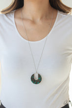 Load image into Gallery viewer, Setting The Fashion - Green Necklace