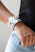 Load image into Gallery viewer, Garden Fiesta - White Bracelet