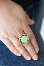 Load image into Gallery viewer, Encompassing Pearlescence - Green Ring