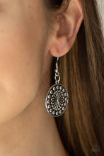 Load image into Gallery viewer, One MANDALA Show - Orange Necklace