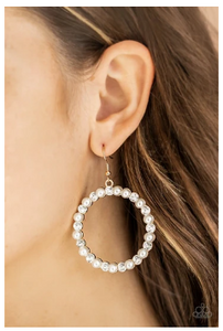 Pearl Palace - gold - Paparazzi earrings