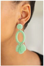 Load image into Gallery viewer, Sparkling Shores - Green Earrings