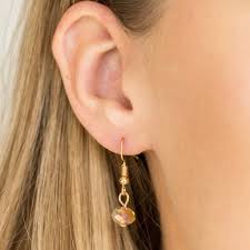 Extravagant Elegance - Gold