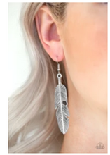 Load image into Gallery viewer, Feathers QUILL Fly - Silver Feather Earrings