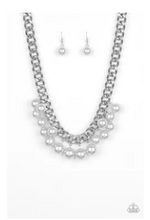 Load image into Gallery viewer, Get Off My Runway - Silver Pearls - Silver Chain Necklace