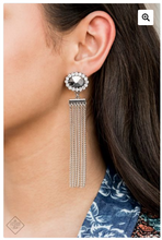 Load image into Gallery viewer, Tassel Throwback Earrings