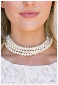 Vintage Romance - White Pearl Choker