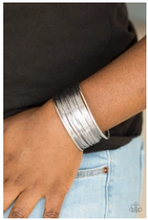 Load image into Gallery viewer, Wire Warrior - Silver